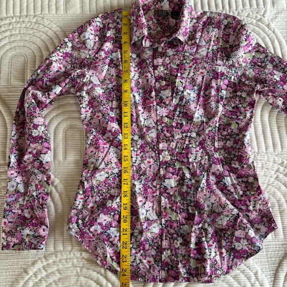 Pink floral button down - Picture 6 of 8